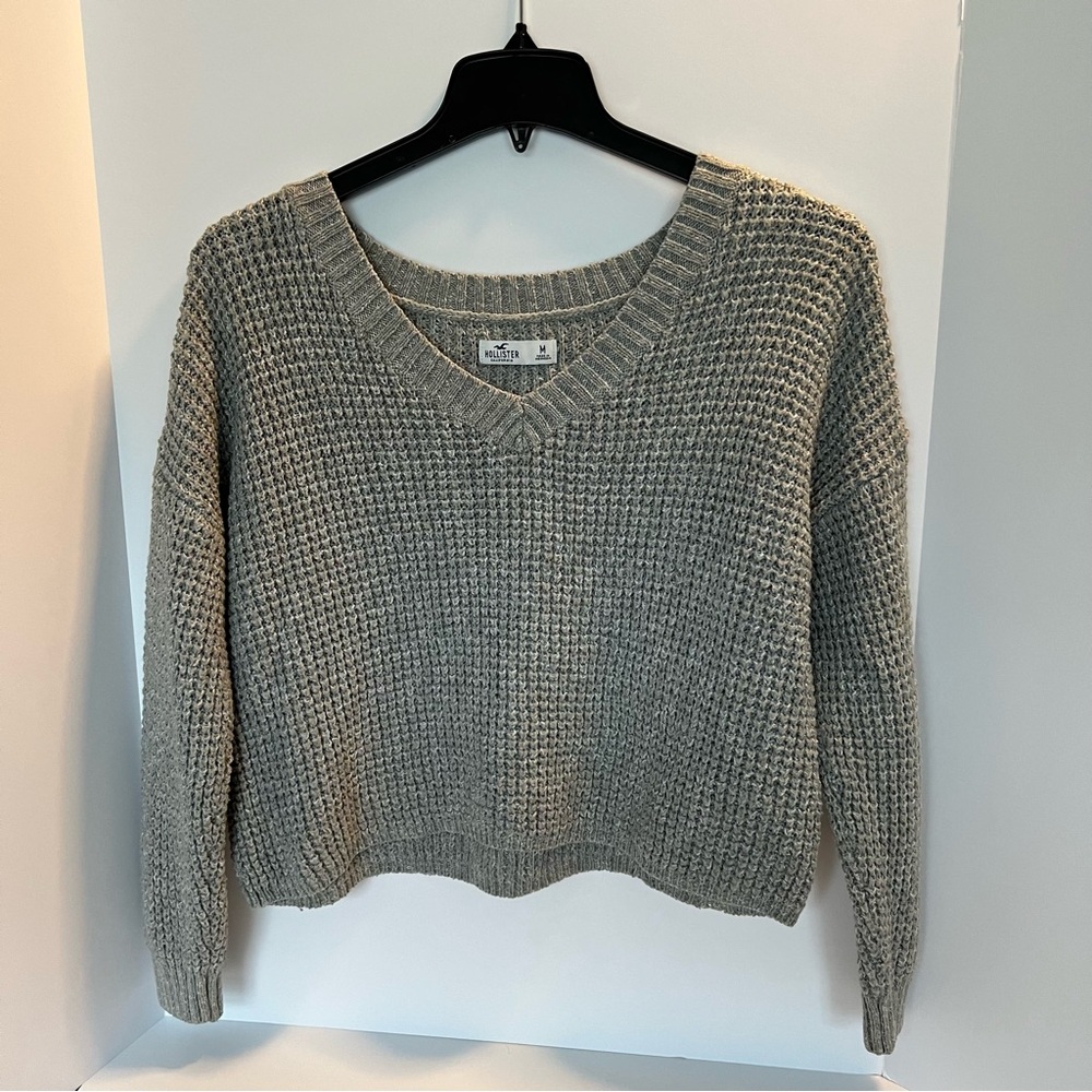 Hollister  V-Neck Waffle Knit Sweater Light Grey Gray Size Medium